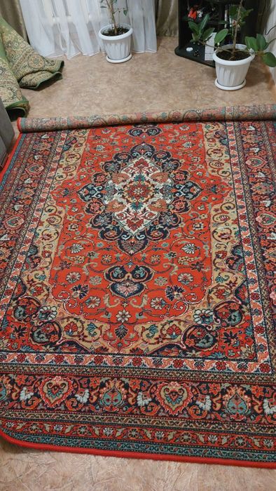 Продам шерстянной ковер, в хорошем