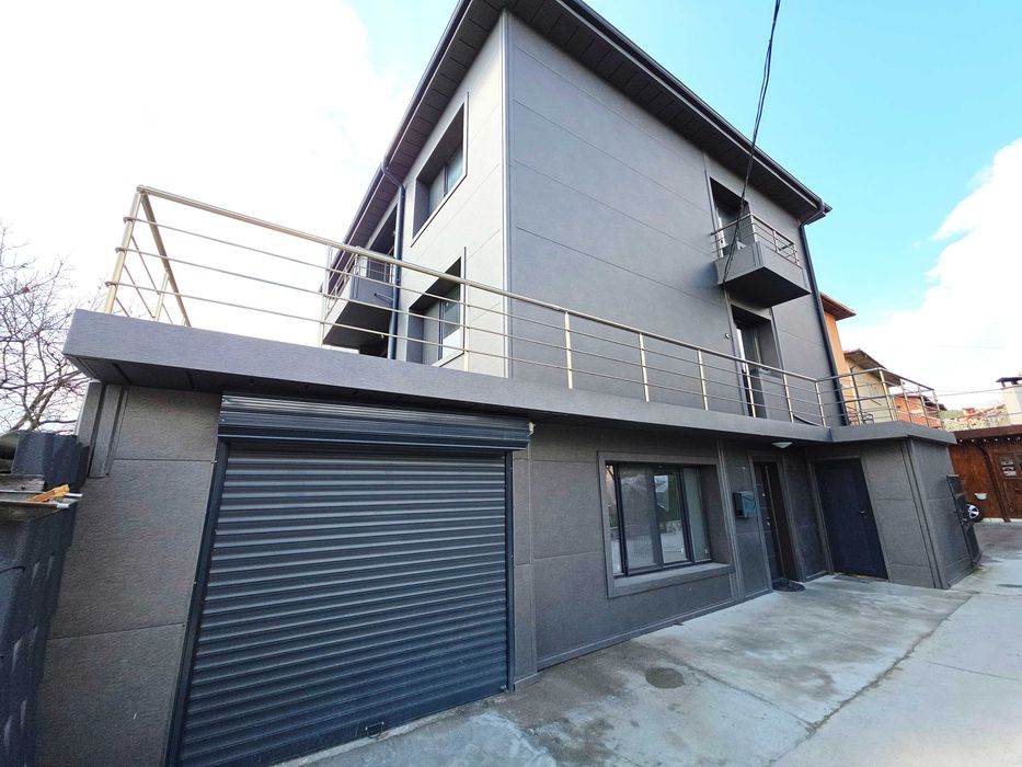 Нова къща с двор в широк център на Велинград