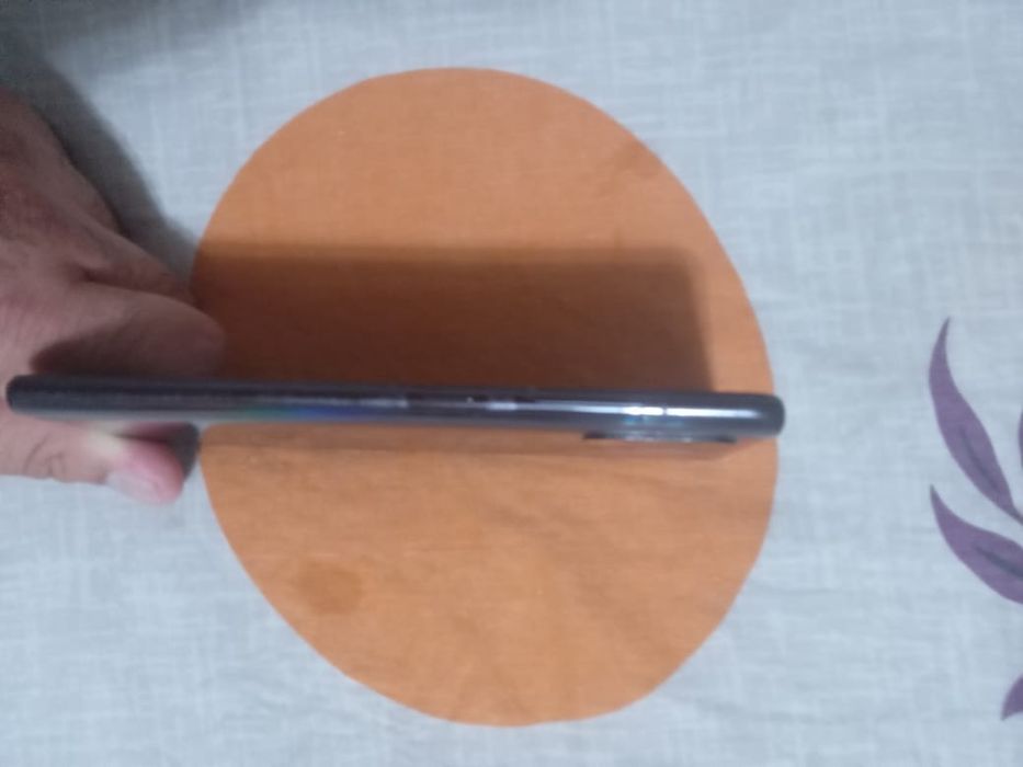 Самсунг А41 срочна продаётся