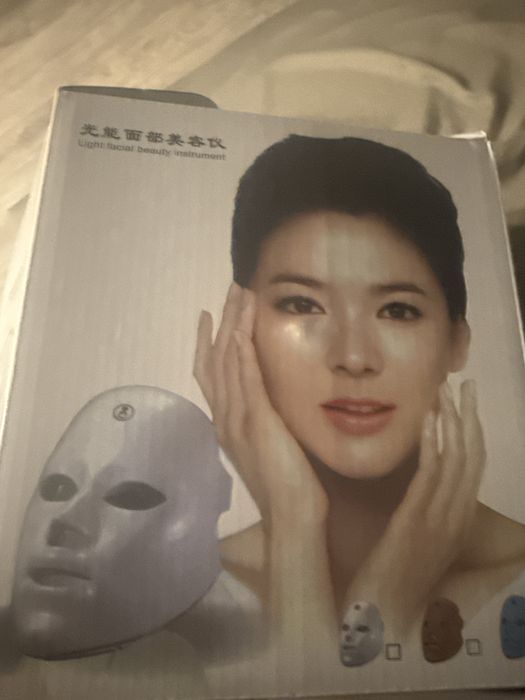 Led маска использует различные длины волн света.