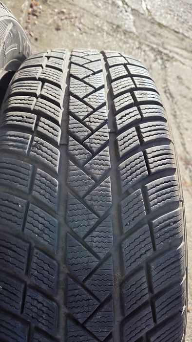 De vânzare 225/60R18  iarnă