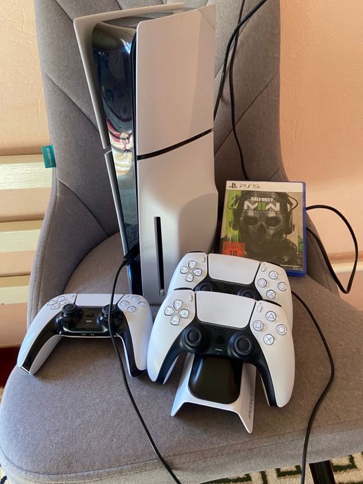 Продам PS5 Slim 825GB  в отличном состояний