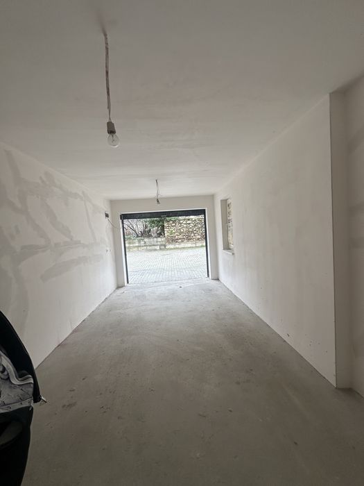 Дава се под наем Гараж / Паркомясто в Асеновград - 20 кв.м за 79.56 € - Снимка #2