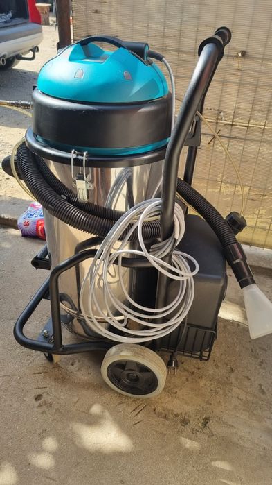 Vând aspirator de tapițerie Kemak!