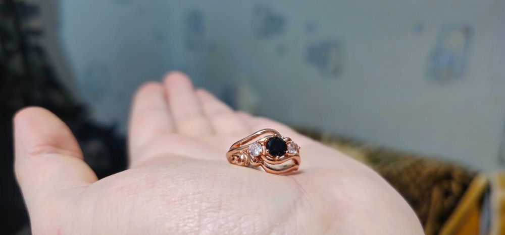 Женское нежное колечко - розовое золото