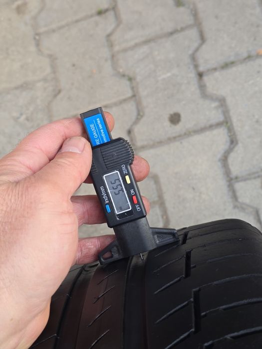 225 40 18 Continental