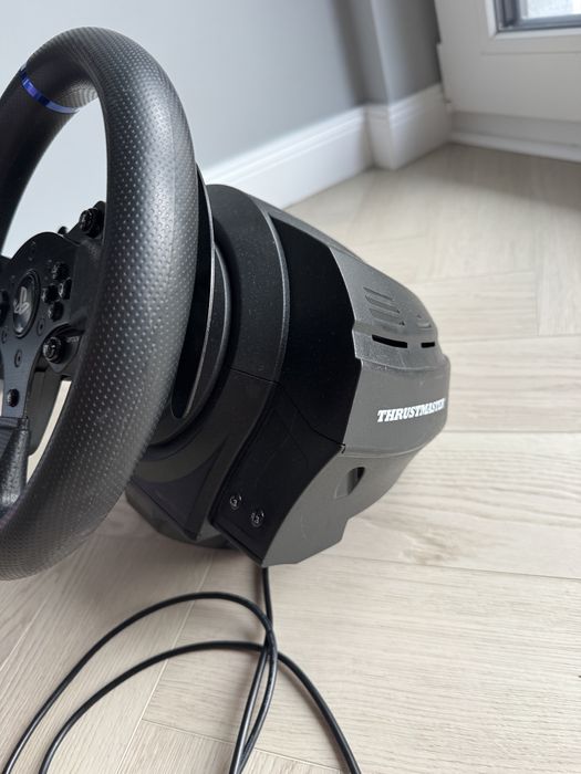 Thrustmaster T300 + pedale