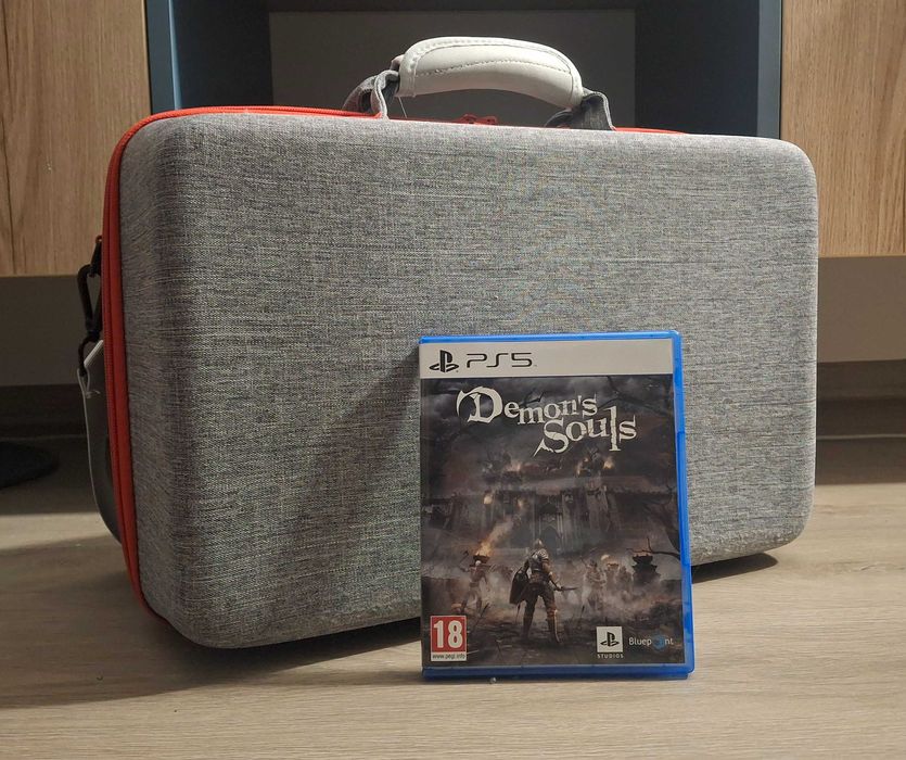 Playstation 5 + stație de încărcare + husă transport