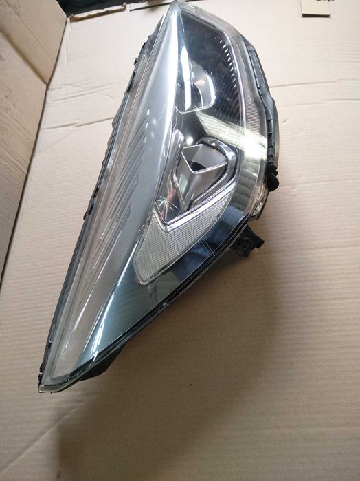 Фар десен за Ford Kuga MK2 Facelift