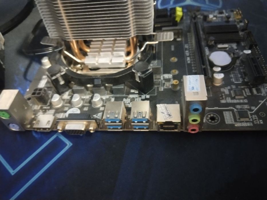 Материнская плата h310+i3 8100