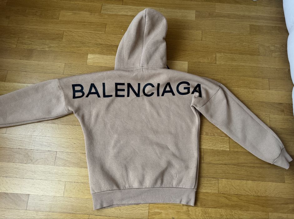 Худи balenciaga с размер-40лв.