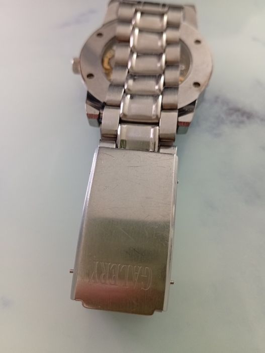 Руски ръчен механичен часовник .