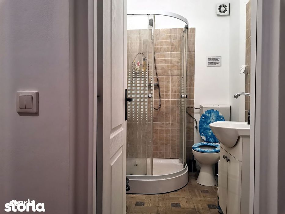 Inchiriez Spatiu de birou Central, curat, comfortabil.