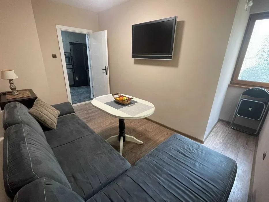 Дава се под наем Двустаен апартамент в Варна, ВИНС - 65 кв.м за 600 € - Снимка #1