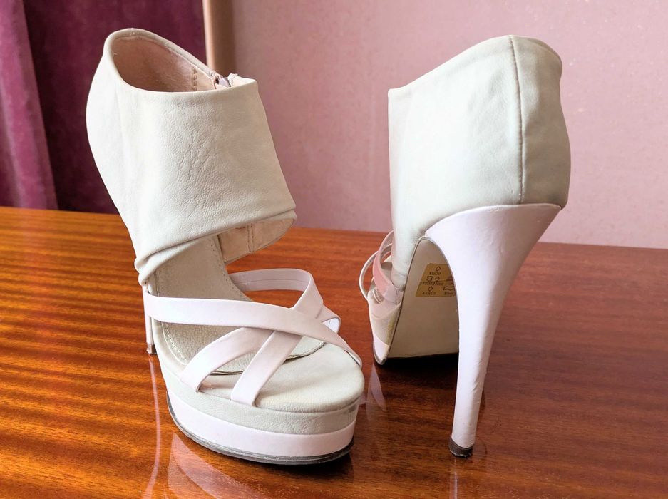 17
Sandale Elegante Bej&Roz – Versatile, pentru ocazii/ținute casual