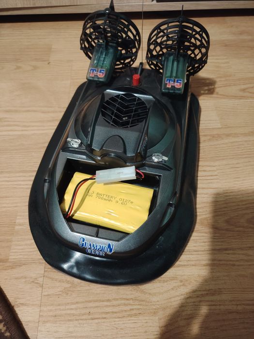 Hovercraft cu telecomanda