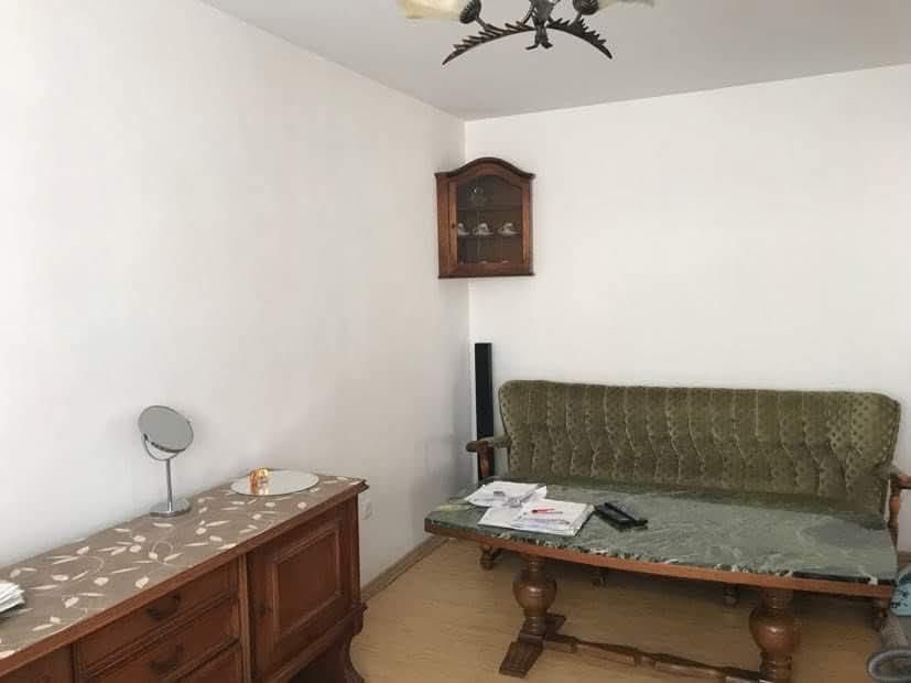 Apartament spre inchiriere zona Cetate liceul sportiv