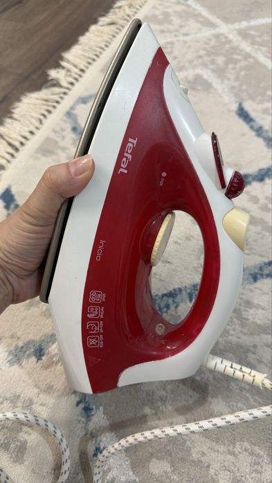 Продам Утюг Tefal