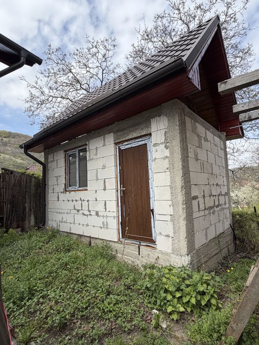 Se vinde casă spațioasă, formata din  2 corpuri + teren 1400 mp – Moldovenești, Cluj