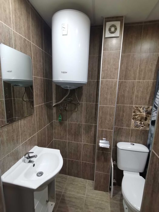 Дава се под наем Двустаен апартамент в Бургас, Възраждане - 78 кв.м за 102 € - Снимка #17