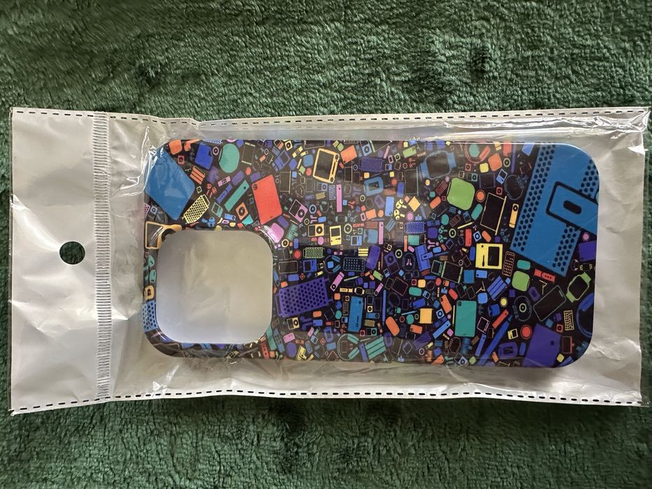 Продам чехлы для Iphone 14 pro, 2 из 5 не использовала