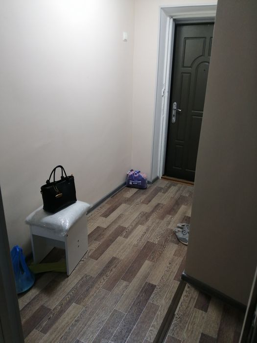 Продаётся 2 комнатная квартира с ремонтом.