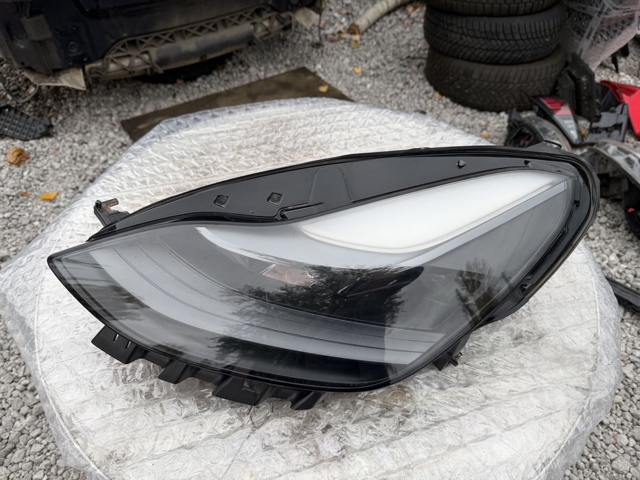 Фар Tesla Model 3/Model Y Matrix 2021 год.-