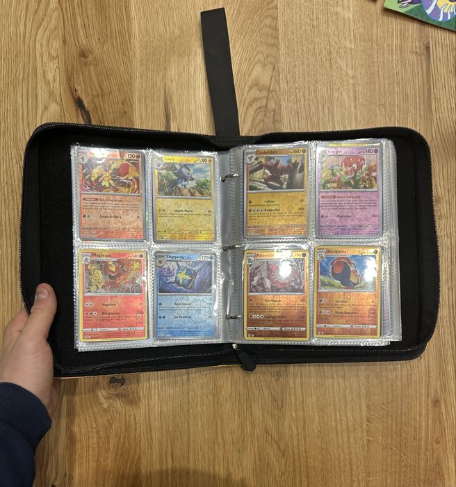 400 carti pokemon+album picakiu