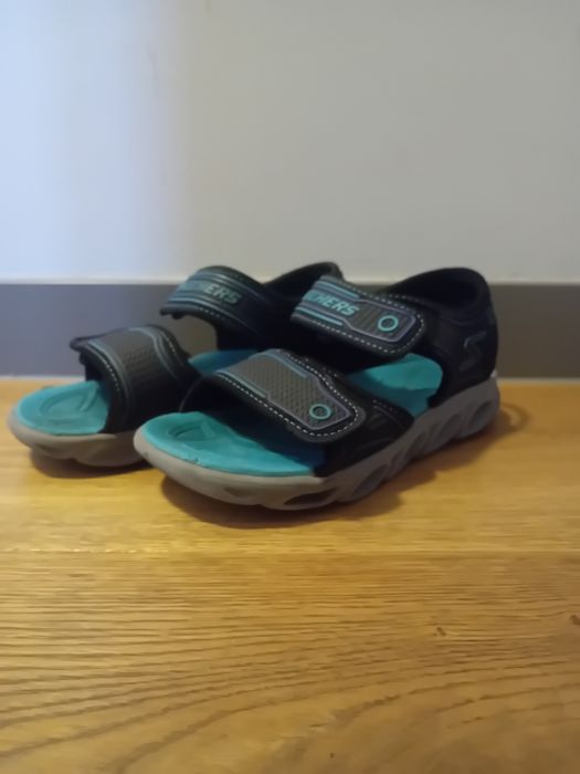 Sandale skechers pentru copii albastre.Marimea 31 cu leduri