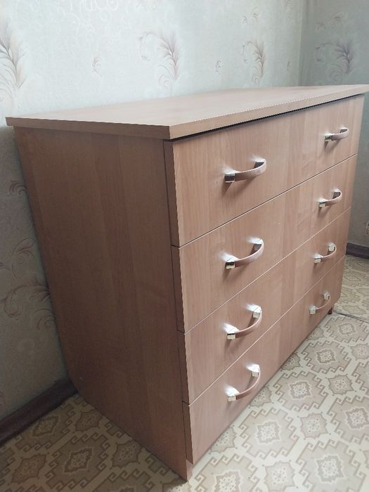 Продам комод на 4 ящика