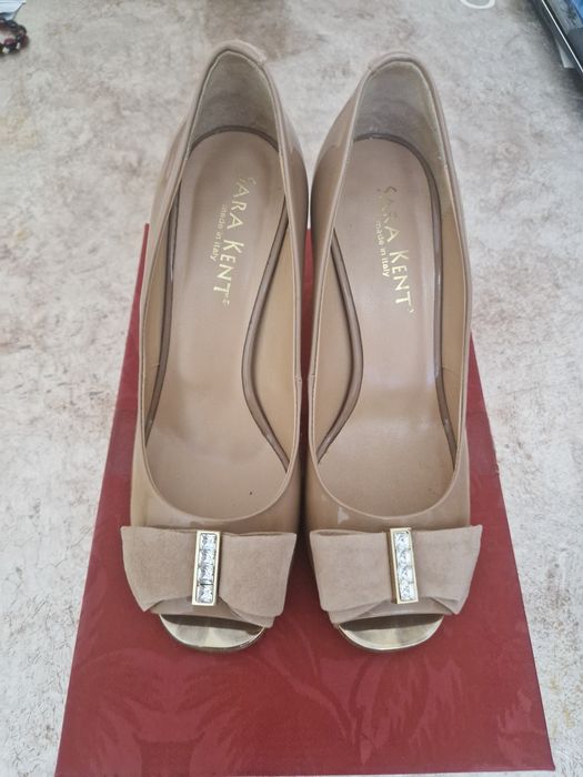 Продам женскую туфли