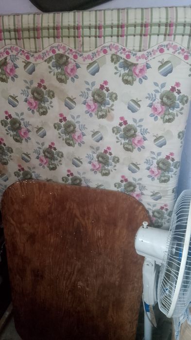 Продам детский кровать с матрасом 160*60