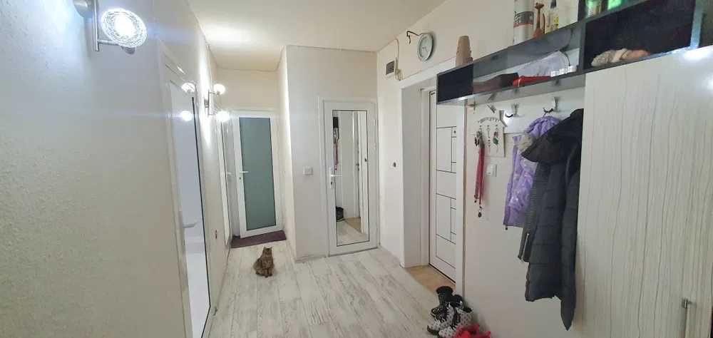 Продава се Тристаен апартамент в Добрич, Център - 87 кв.м за 1114 €/кв.м - Снимка #5