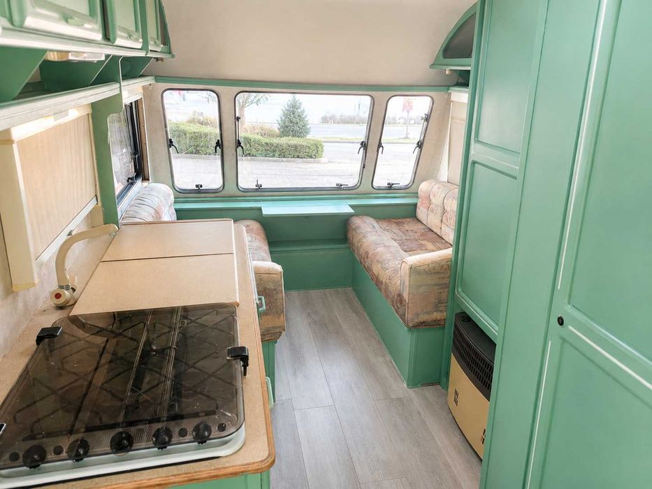 Каравана Coachman 2003 г. – 4 места, голям форселт, UK документи и платено мито