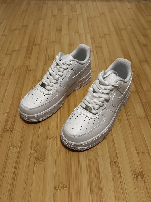 Nike Air Force 1 Triple White