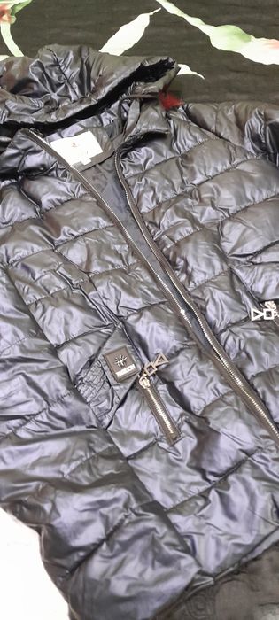 Продам куртку для девушки