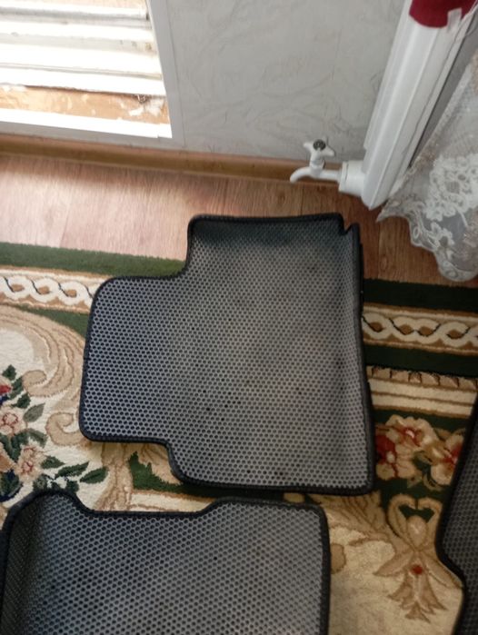 Полик на Весту б/у