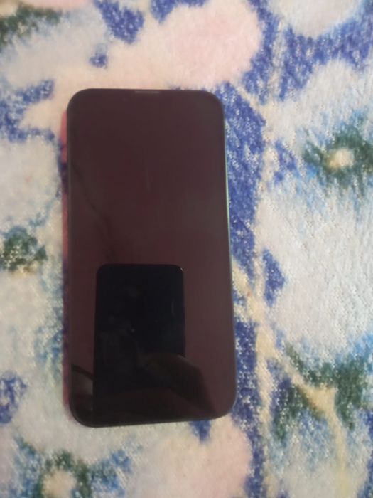 Vand sau schimb iphone 13 stare buna 8 din 10