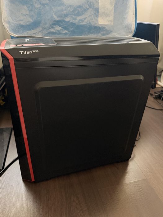 Запазен компптър Genesis Titan 700