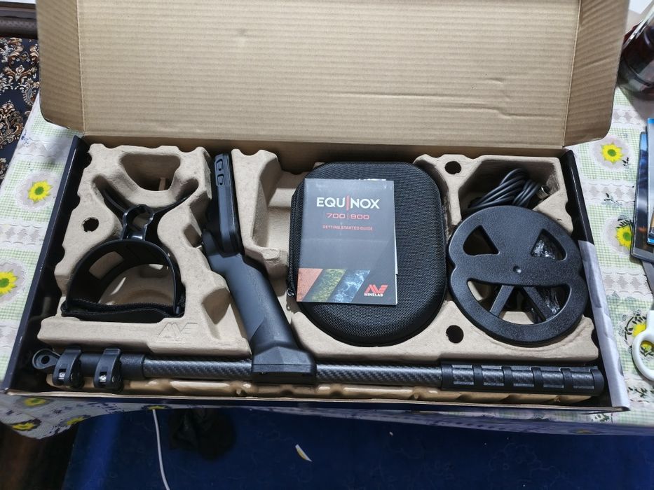 Метолоискател эквинокс 900 сотилади.