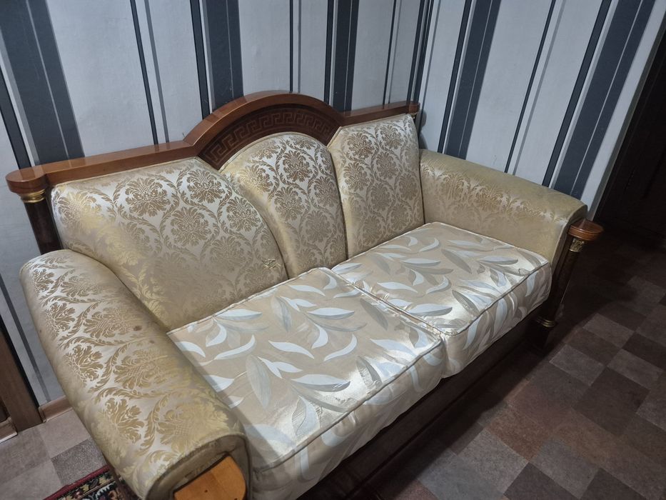 Продам диван тройка