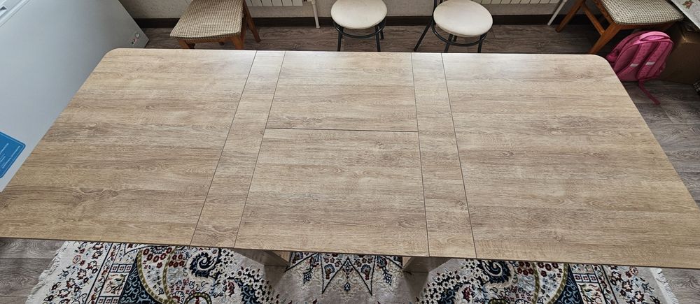 Продам обеденный стол