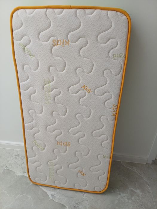 Матрак за бебешка кошара