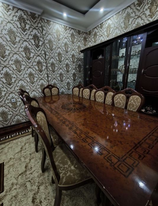 Продается: Классический обеденный стол (хонтахта) и 12 стул