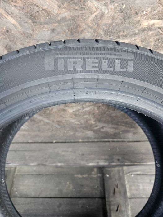 Anvelope in 2 marimi 275 40 19//245 45 19
