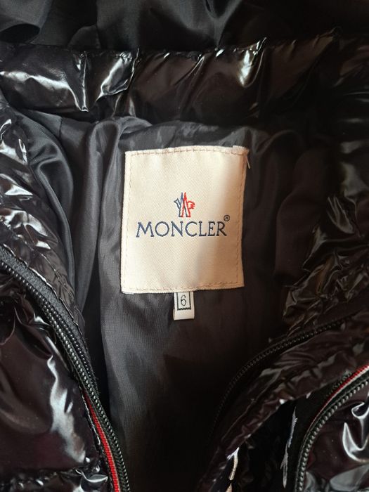 Лъскаво черно детско яке Moncler