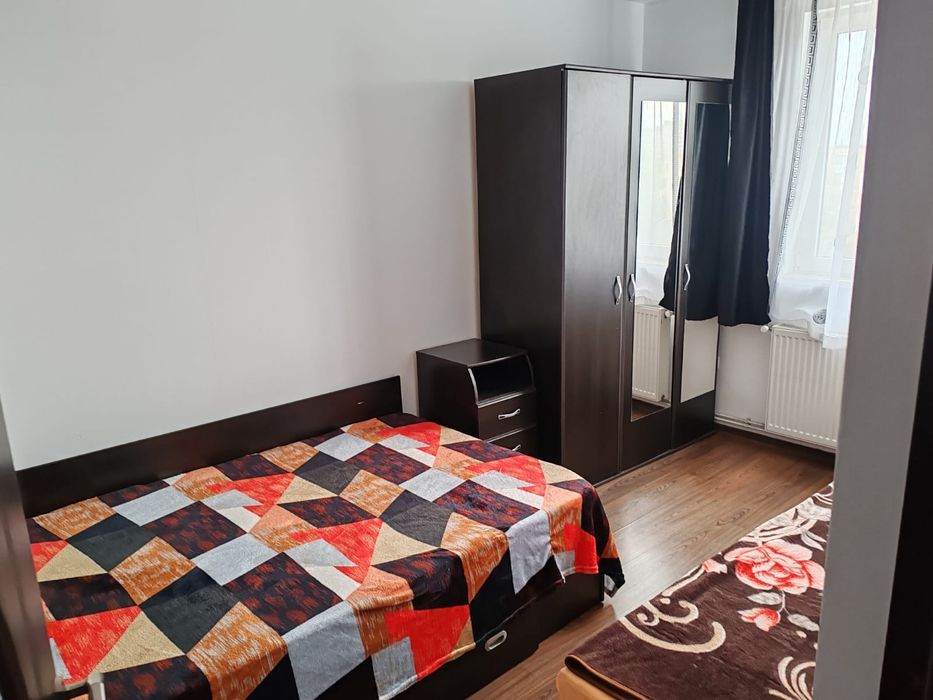 Închiriez apartament