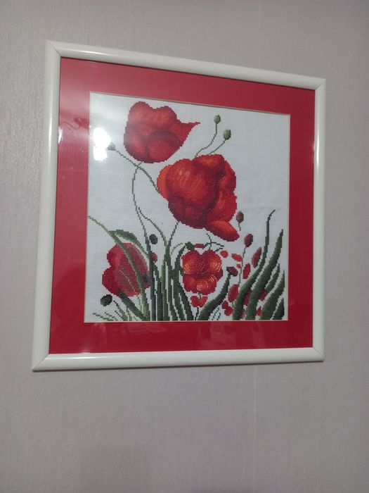 Картина маки, вышивка ручная, багетная оформления
