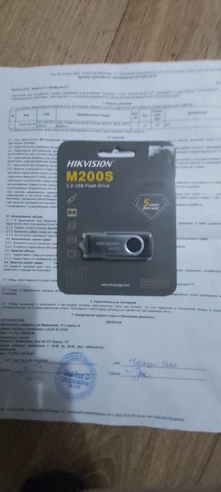 Продам флешку 64gb