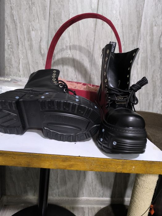 Продам ньюрокки женские ботинки